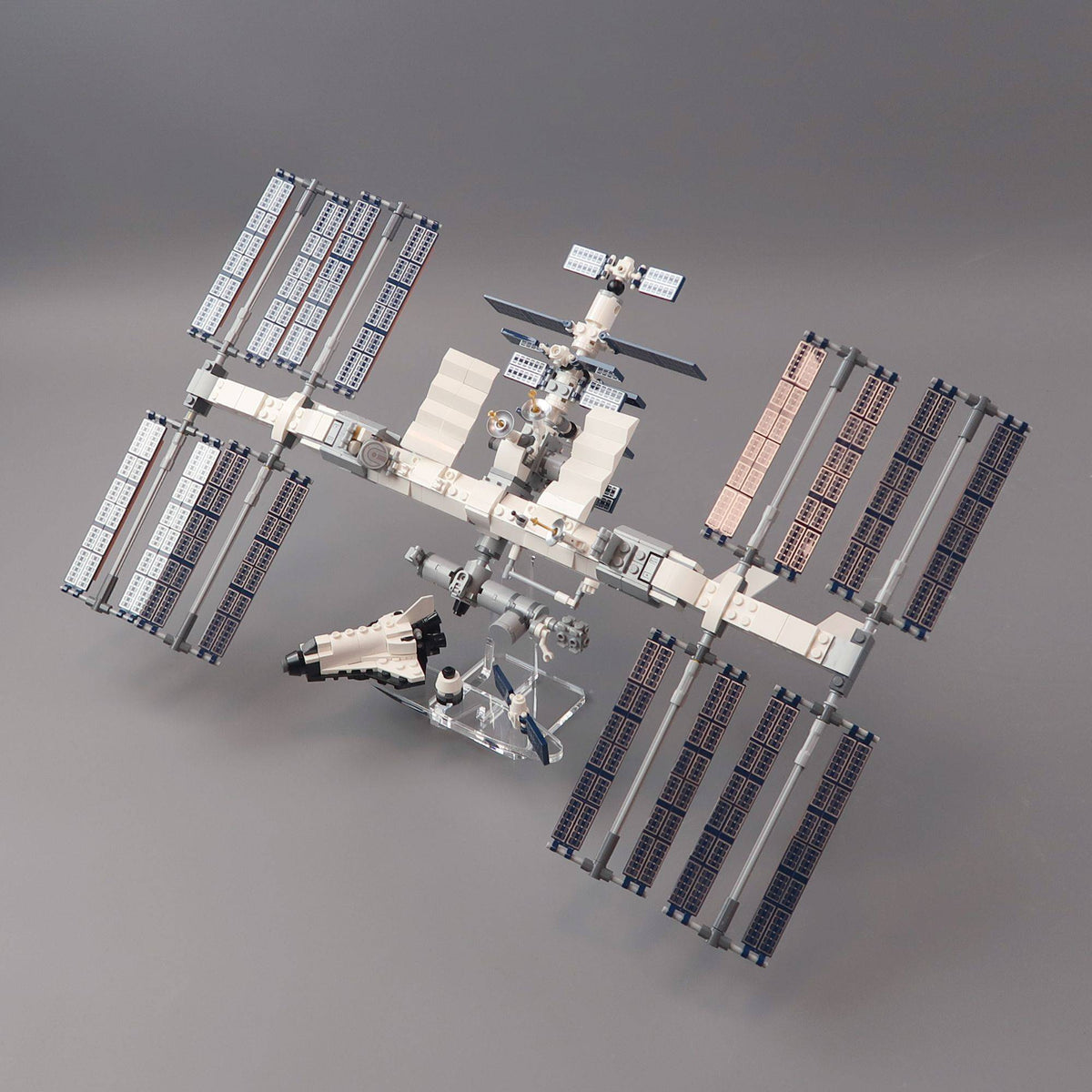 LEGO ISS Stand — iDisplayit.com