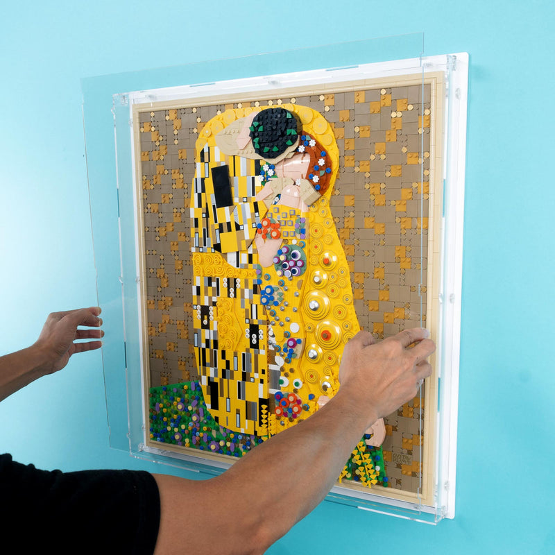 Gustav Klimt – The Kiss Wall Mounted Display Case for LEGO 31221