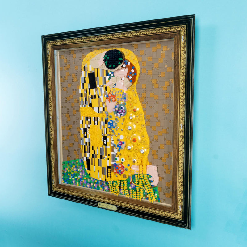 Special Edition Gustav Klimt - The Kiss Wall Mounted Display Case for LEGO 31221