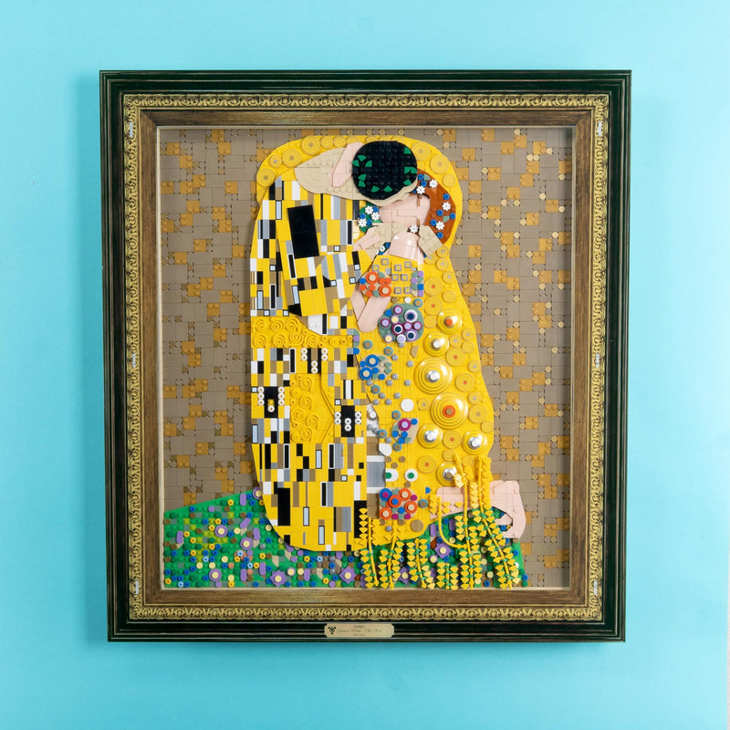 Special Edition Gustav Klimt - The Kiss Wall Mounted Display Case for LEGO 31221