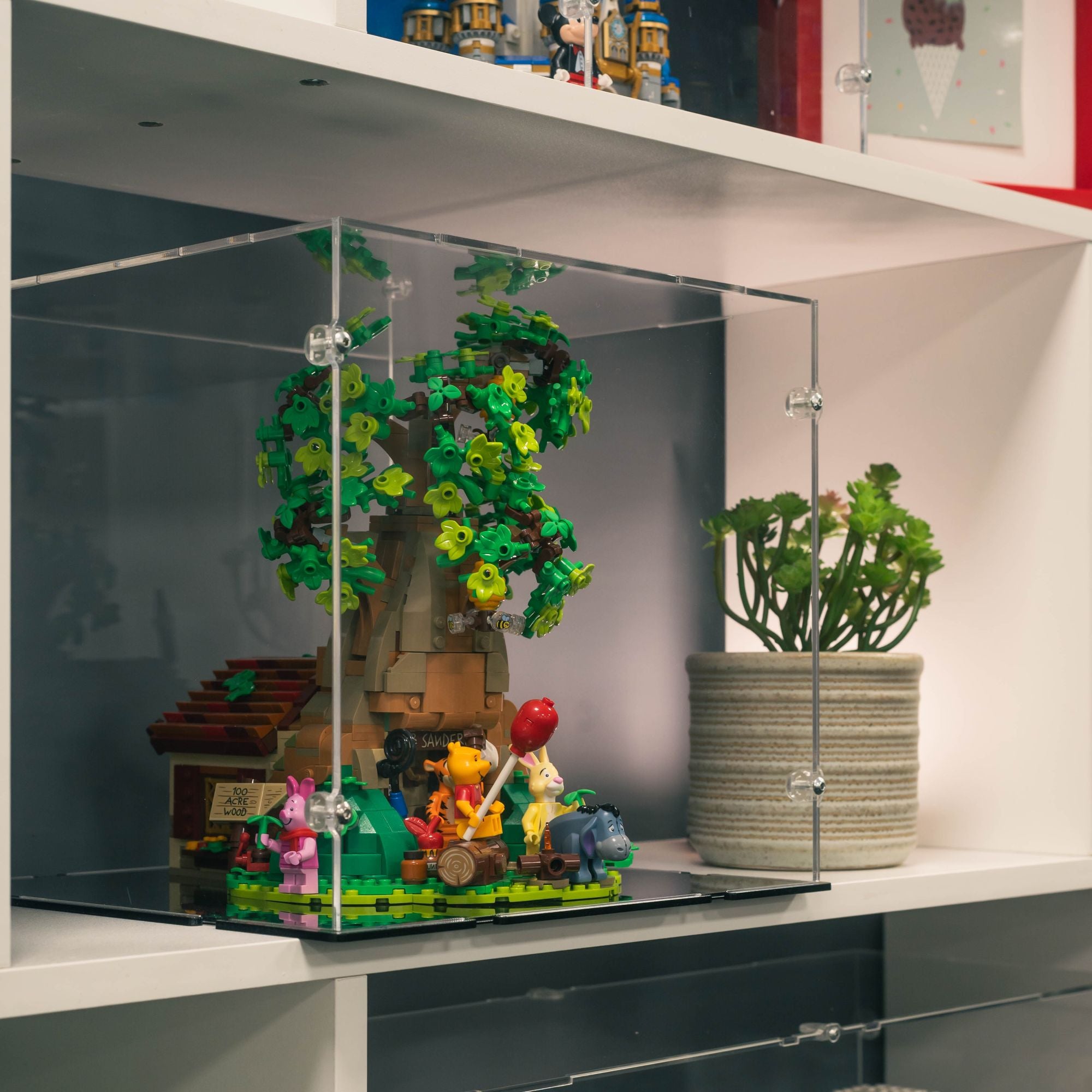 Acrylic Display Case for LEGO Winnie the Pooh (Closed