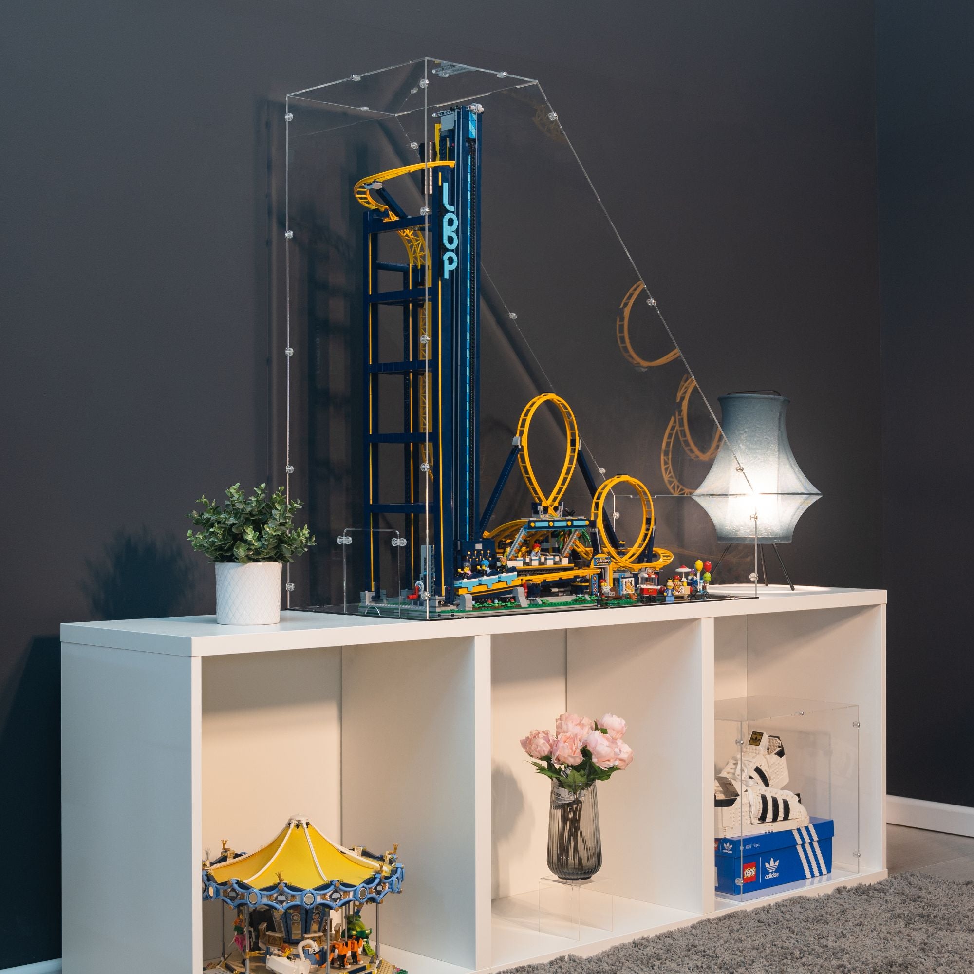 コーナーテーブル Acrylic Display Case for LEGO Loop Coaster | iDisplayit USA