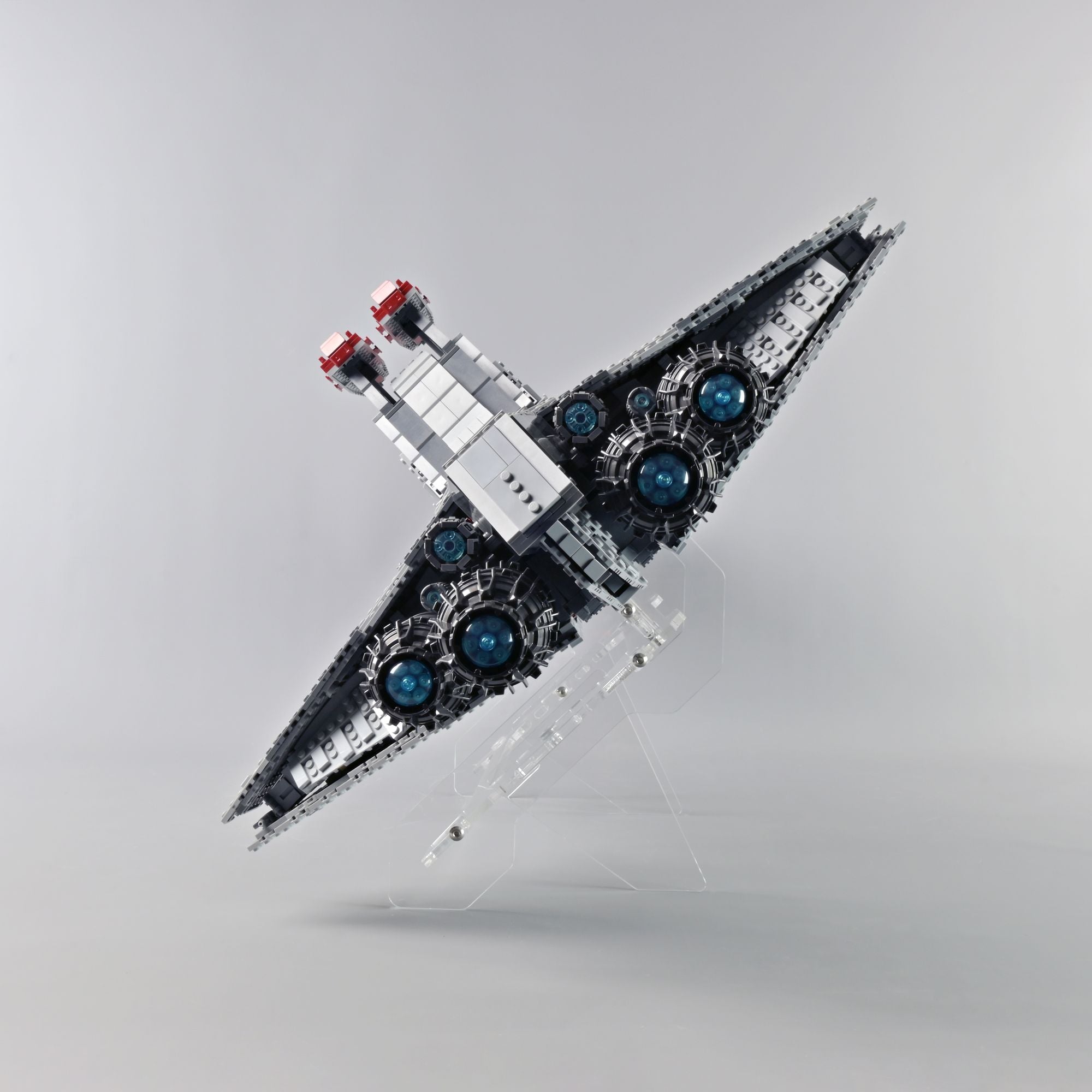 Re:ens 欅瘤 × Iron Object Stand 2in1 Display Stand for LEGO Venator Attack Cruiser | iDisplayit